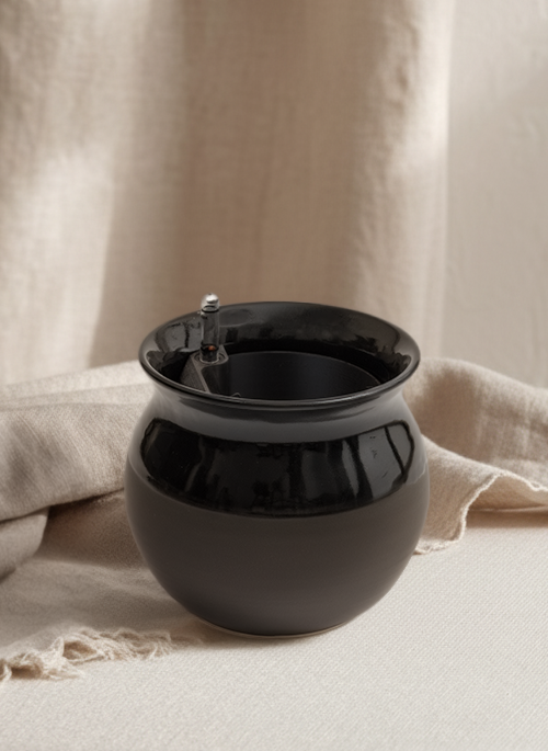 Self-watering Planter Leucadia Dipped Black